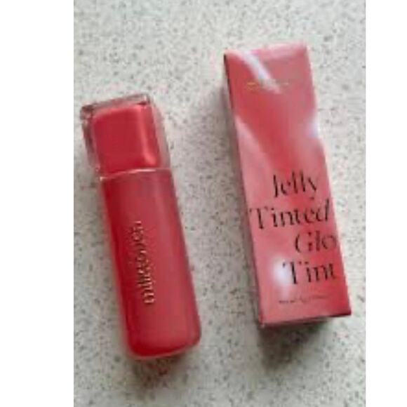 Milk Touch Berry-Jelly Lip Tint – Cool Berry | K-Beauty Plump Juicy Glow Tint - Picture 3 of 12